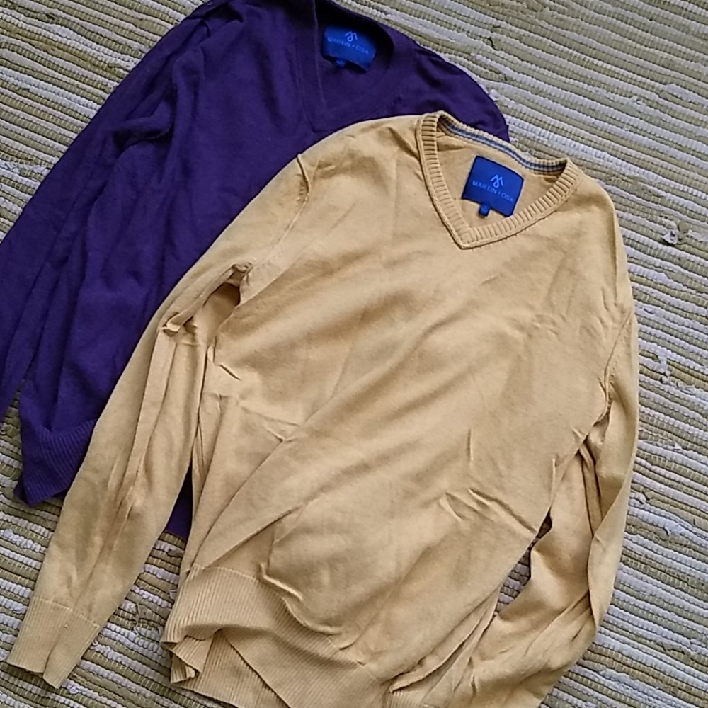 Set of two Martin and Osa v-necked sweaters